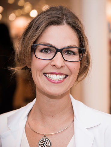 Frau Mika-Wikenhauser (PKA, Bachblütenexperte)